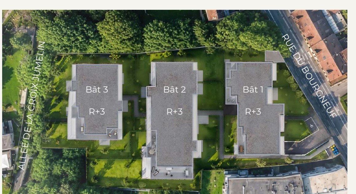Vue aérienne du plan de masse : trois bâtiments R+3 entre la rue du Bourgneuf et l'allée de la Croix Jumelin